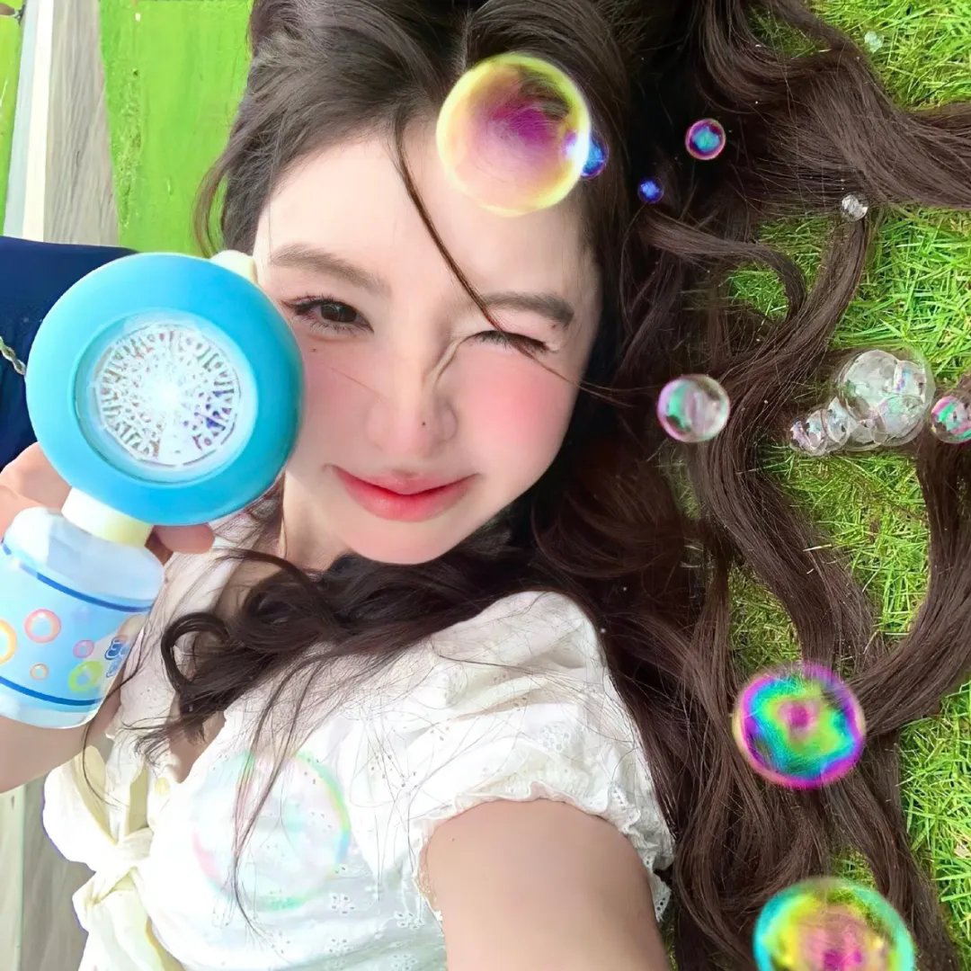 彩鸾春色海报